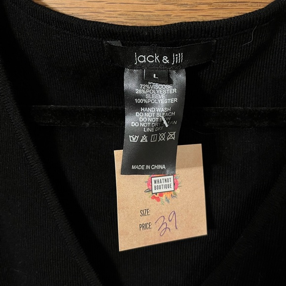 women’s long sleeve cropped mesh sleeve shirt - black - Picture 2 of 4